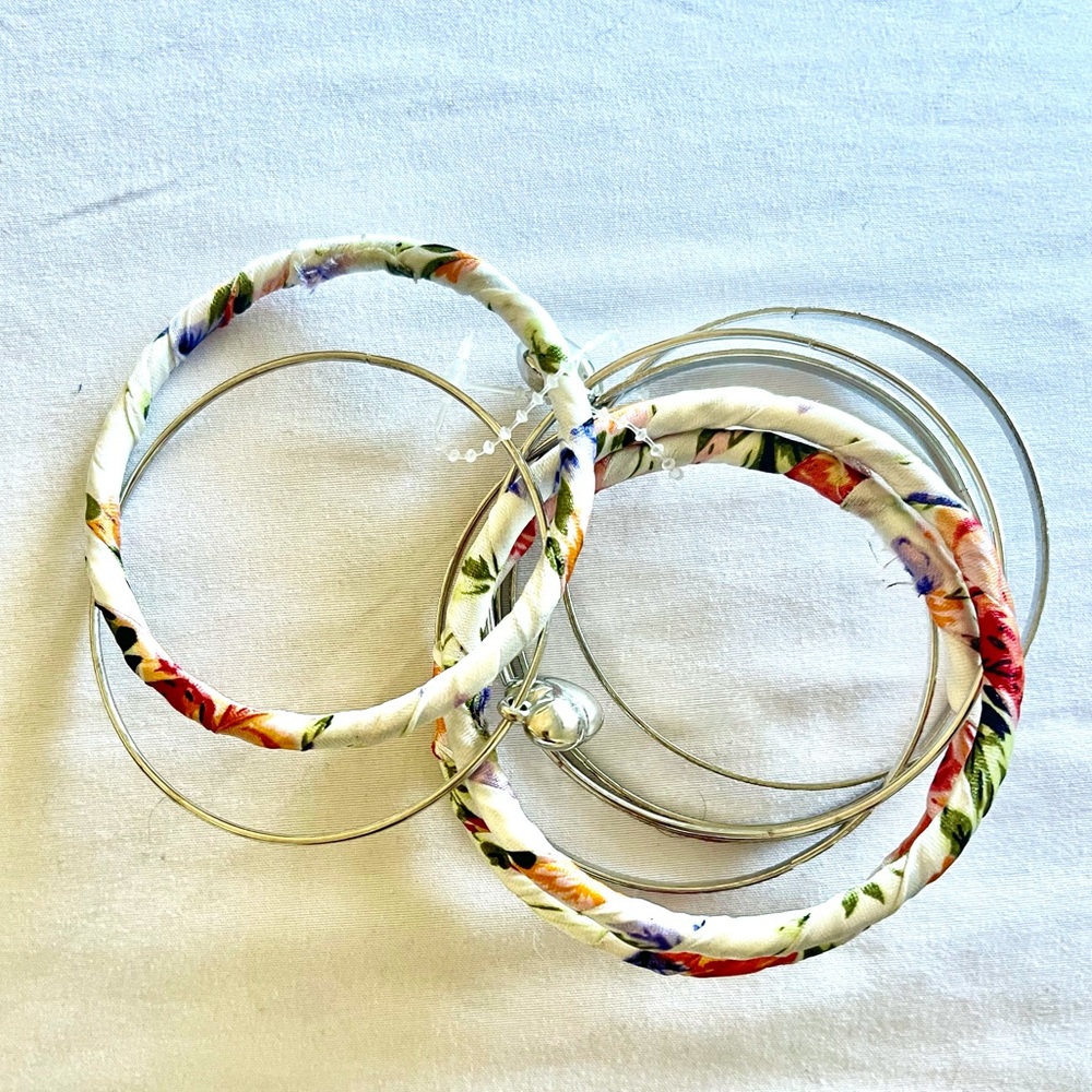 Mixed bangle set